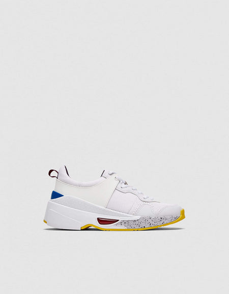 Constrasting chungky soloe